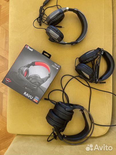 Наушники с микрофоном