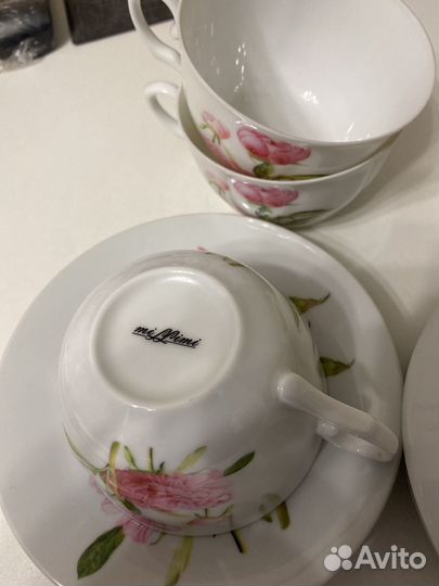 Фарфоровый чайный сервиз