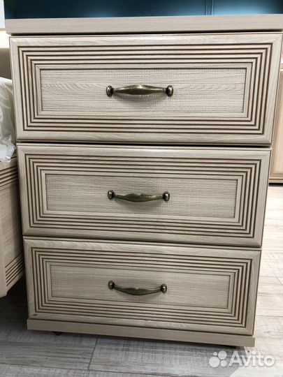 Тумба прикроватная