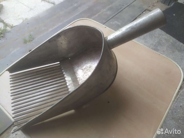 Совок для сбора ягод