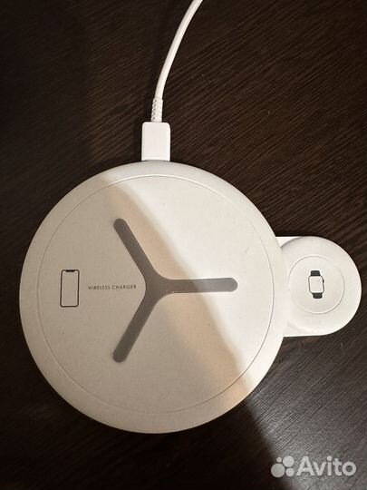 Беспроводная зарядка для телефона и часов
