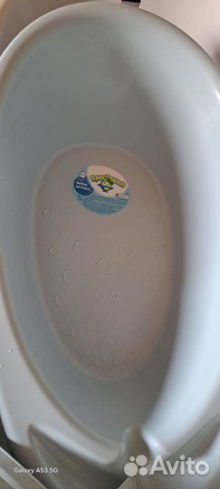 Детская ванночка для купания с подставкой