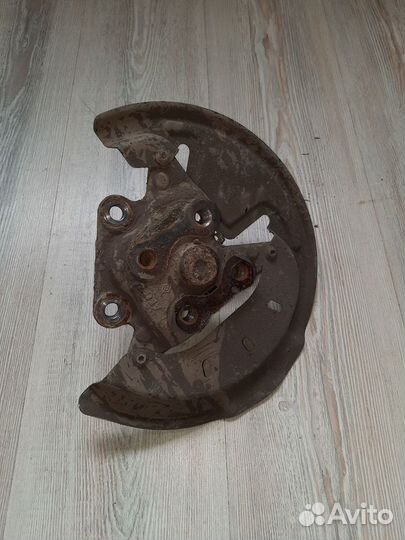 Цапфа Renault megane 3 Лев