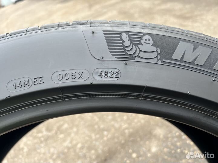 Michelin Pilot Sport 4 S 285/40 R22 и 325/35 R22 114Y
