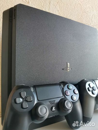 Sony Ps4 1tb 2208В 50+ игр + 2 Джойстика