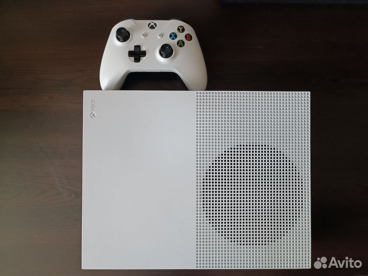 Xbox One s 1tb с играми