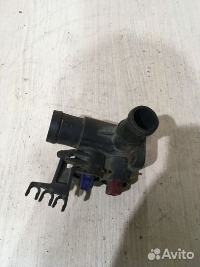 Фланец системы охлаждения Фольксваген пассат Б3