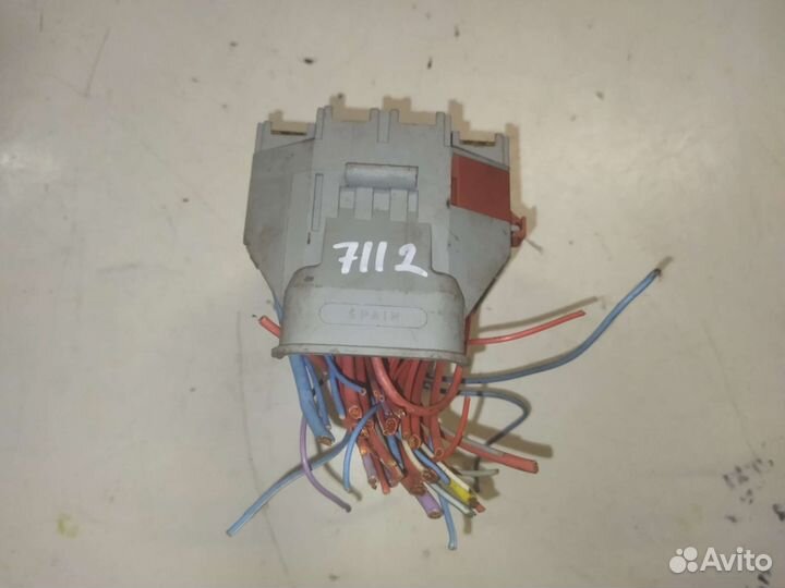 Блок предохранитель Volvo s60 2000-09