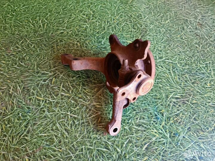 Поворотный кулак Левый Фольксваген пассат B4 1994г