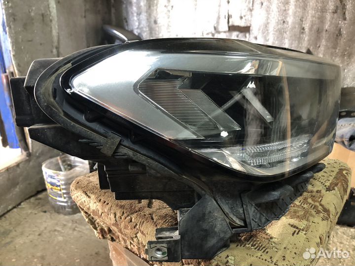 Передняя правая фара Volkswagen Polo 6