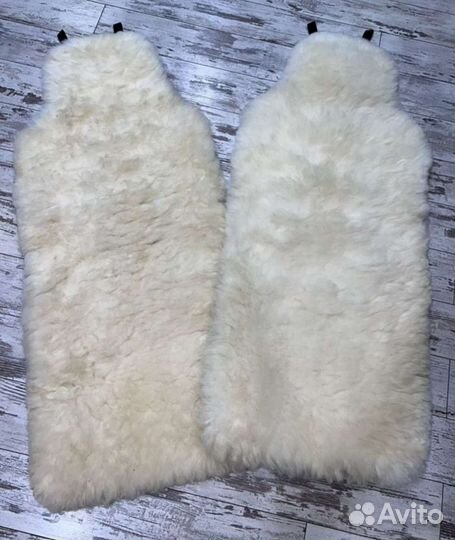 Меховые шкуры на сиденье