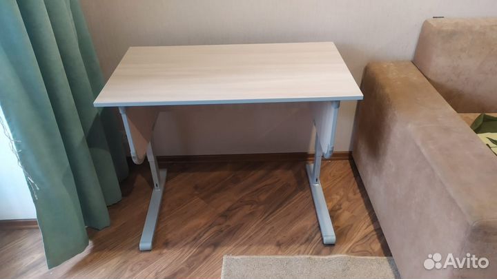 Растущий стол парта