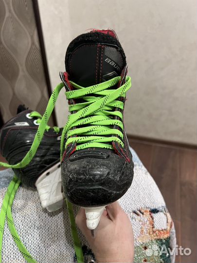 Хоккейные коньки bauer yth 10, rus 27
