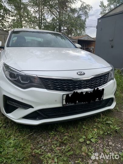 Решетка радиатора Kia Optima 2019 с камерой