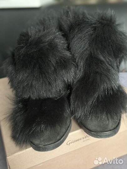 Ботинки угги женские