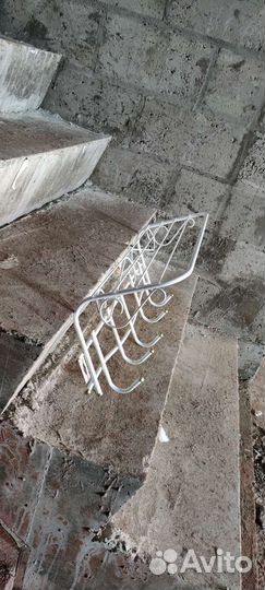 Вешалка настенная