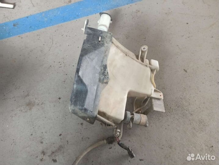 Бачек омывателя 860141-385 В сборе Toyota Prado 12