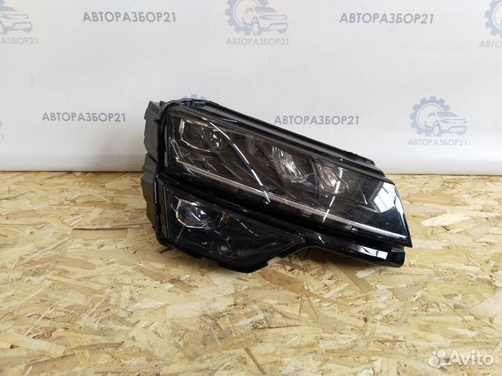 Фара правая Skoda Karoq