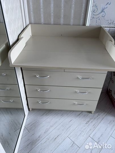 Пеленальный столик на Комоде