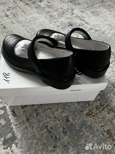 Туфли для девочки 31 размер новые