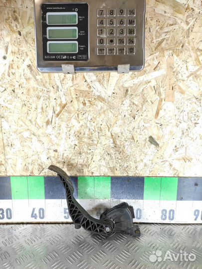 Педаль газа Volkswagen Golf 3