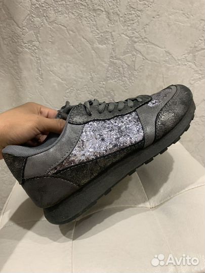 Кроссовки женские 36
