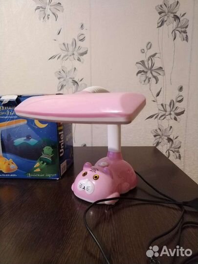 Светильник настольный новый