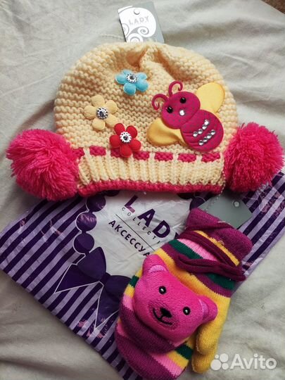 Шапочка и варежки для малышки