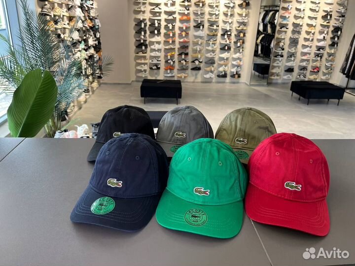 Бейсболка Lacoste в ТЦ Мега Молл