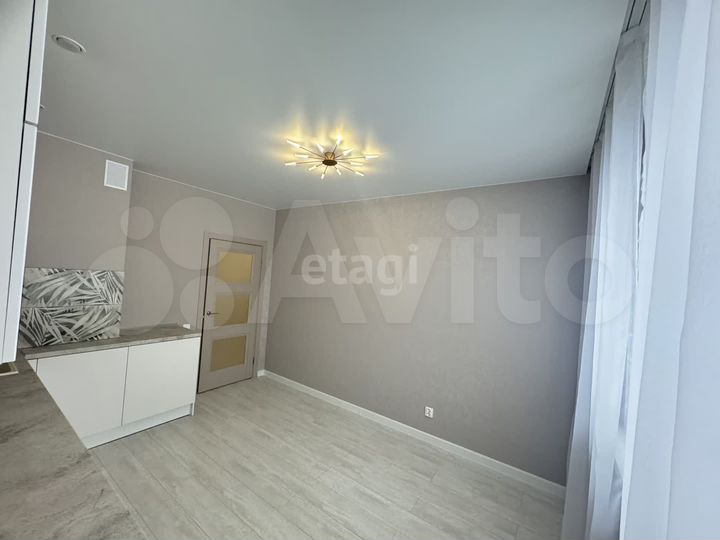 2-к. квартира, 64 м², 4/9 эт.