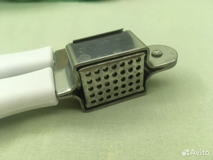 Чеснокодавка