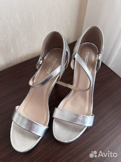 Босоножки женские