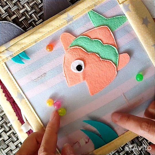 Развивающая книга из фетра для детей