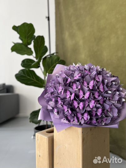 Букет из бабочек с подсветкой