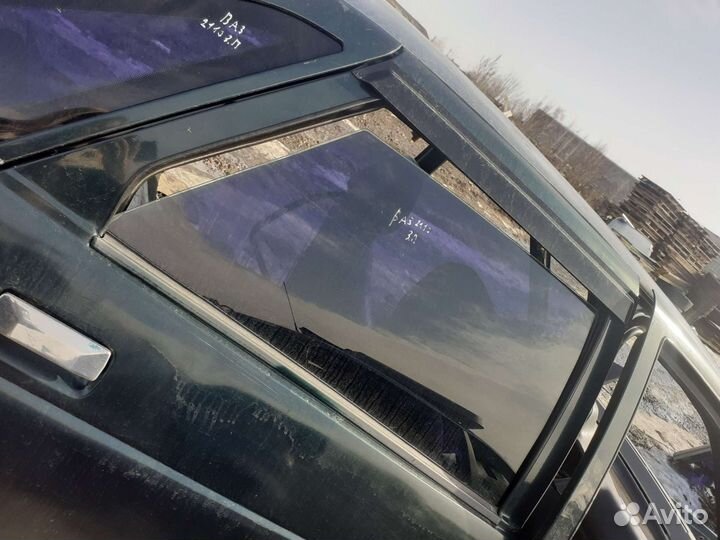 Заднее правое стекло ваз 2110