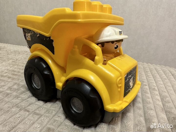Грузовик самосвал mega bloks cat