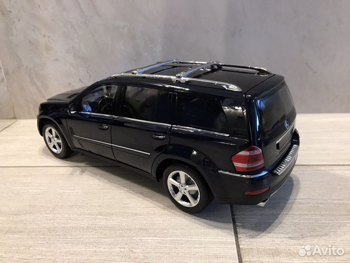 Mercedes GL X164 1:18