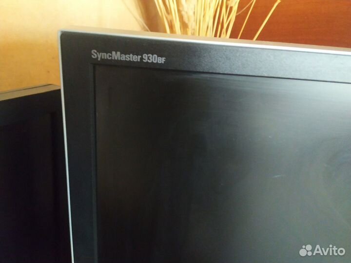 Монитор SAMSUNG