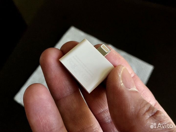 Apple Lightning to 30-pin Adapter