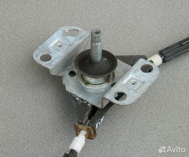 Стеклоподъемник задний правый VW Passat B4