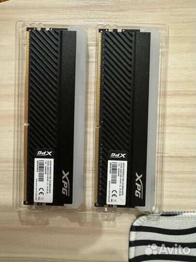 DR4 16Gb kit Adata XPG Spectrix D45G RGB 4400Mhz