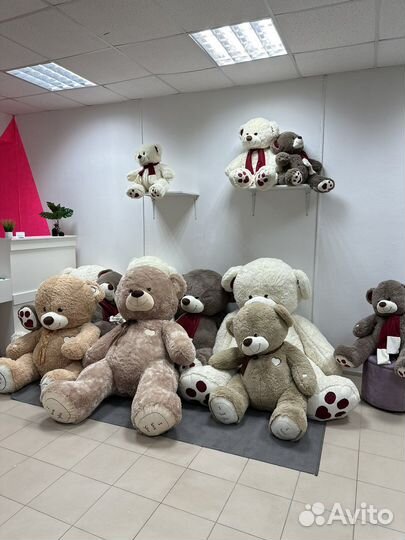 Мягкий плюшевый мишка