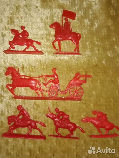 Фигуры пластиковые из СССР (рыцари, солдаты)