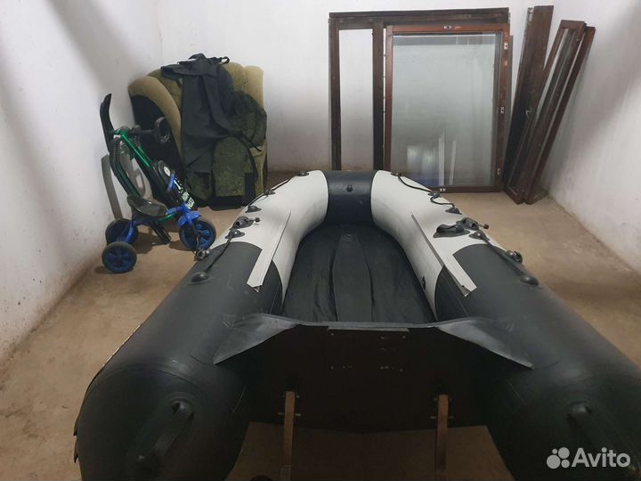 Лодка с мотором