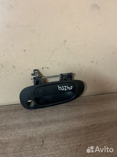 Ручка передней правая Space Star Carisma