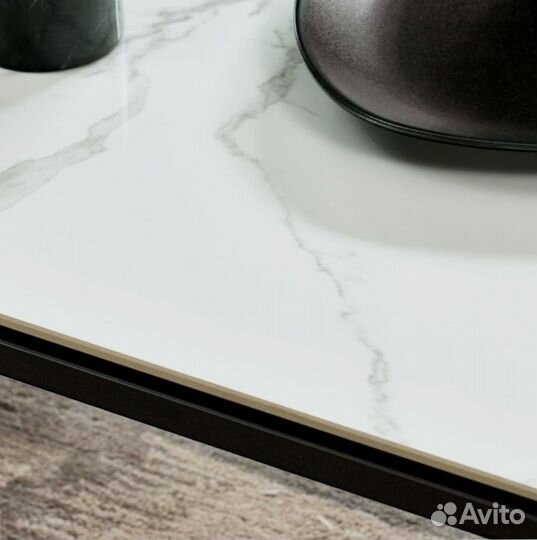 Столик квадратный из камня и металла Lannion Squar