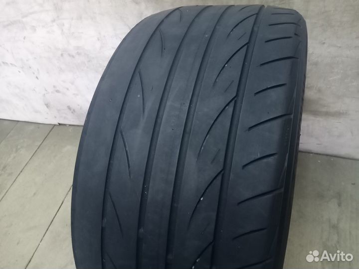 Yokohama Advan Fleva V701 255/35 R19