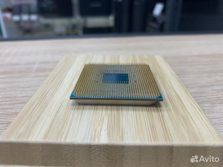 AMD Ryzen 3 2200G (с графикой)