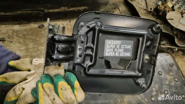 Лючок бензобака Nissan Qashqai j10