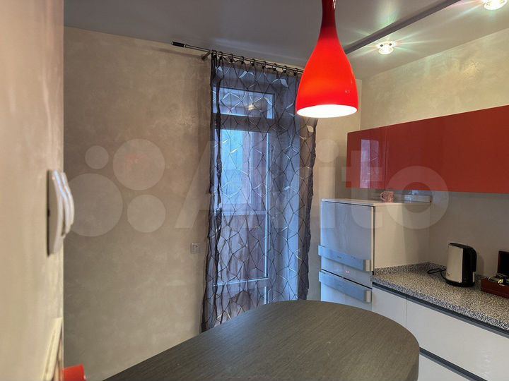 3-к. квартира, 91 м², 6/10 эт.